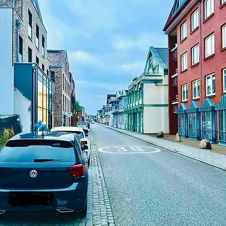 Appartement Sadebo Traveblick Mit Balkon - Parkplatz - 6 Gaste Lübeck